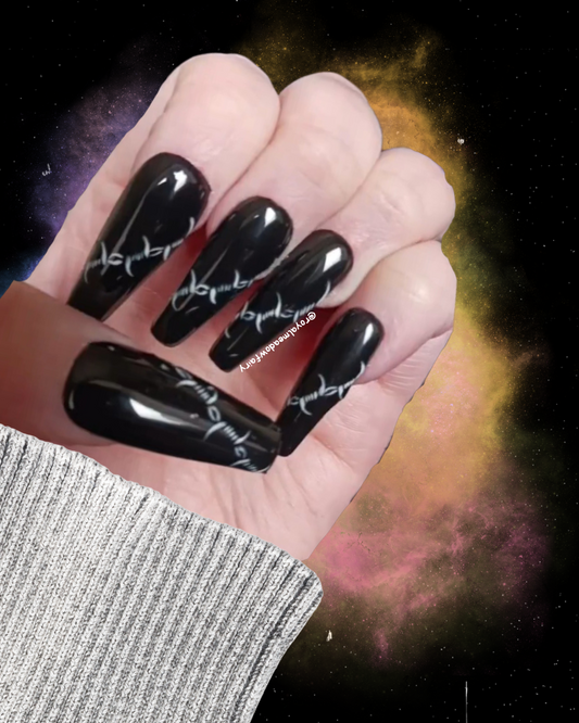 barbed wire nail art on black press on nails